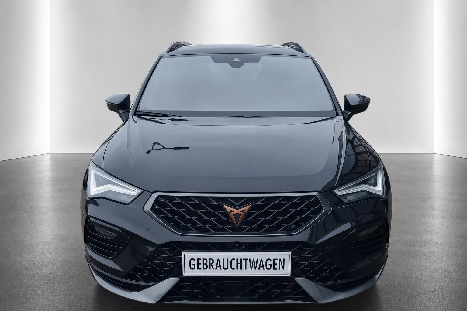 Cupra Ateca schwarz Frontansicht Gebrauchtwagen mit Kühlergrill
