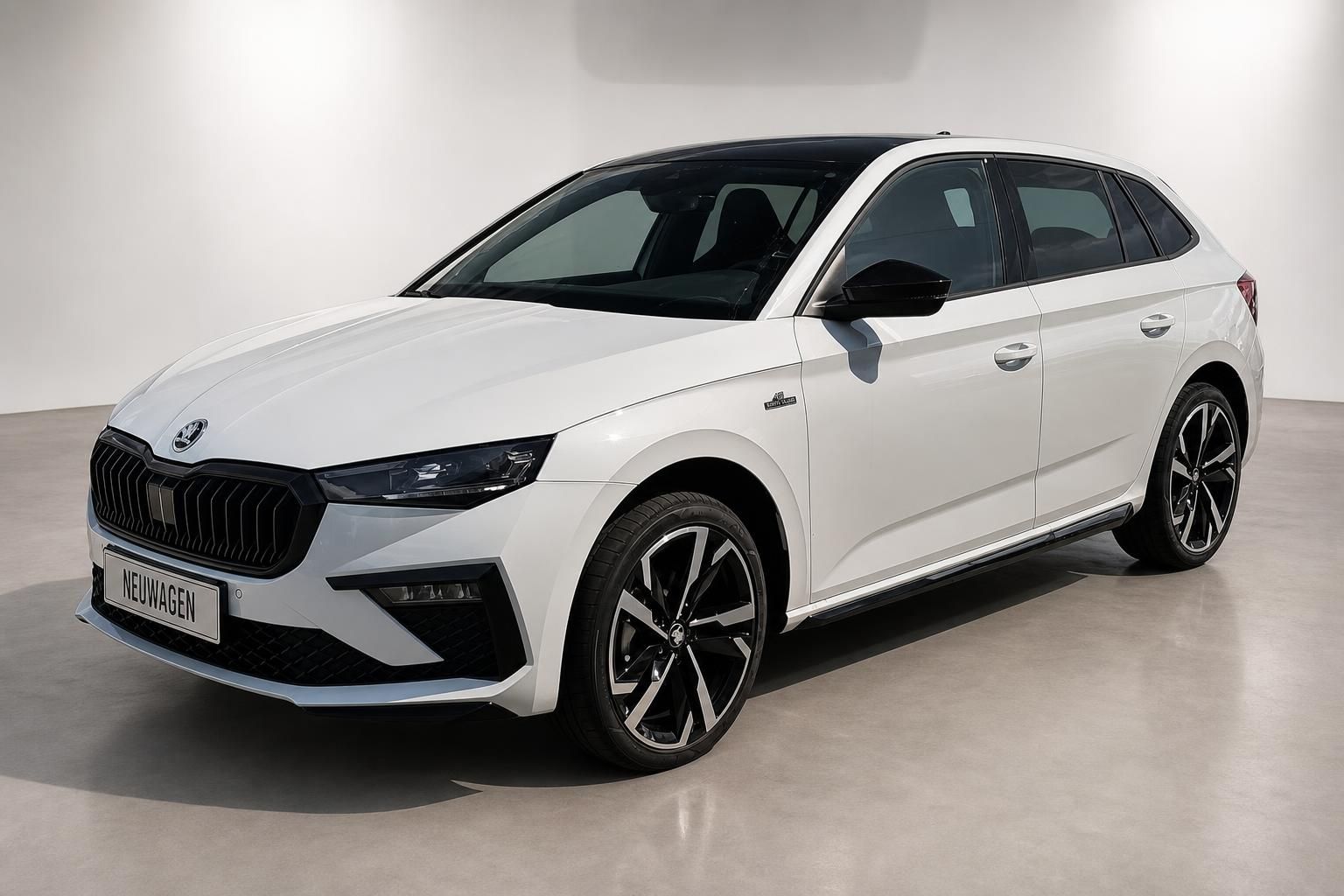 Skoda Scala weiß, Dreiviertelansicht von vorne