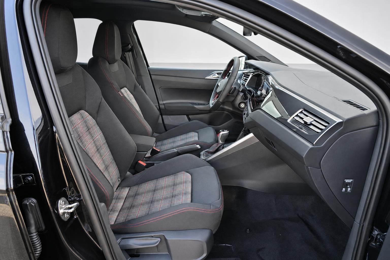 VW Polo GTI Vordersitze und Armaturenbrett im Detail, Innenansicht