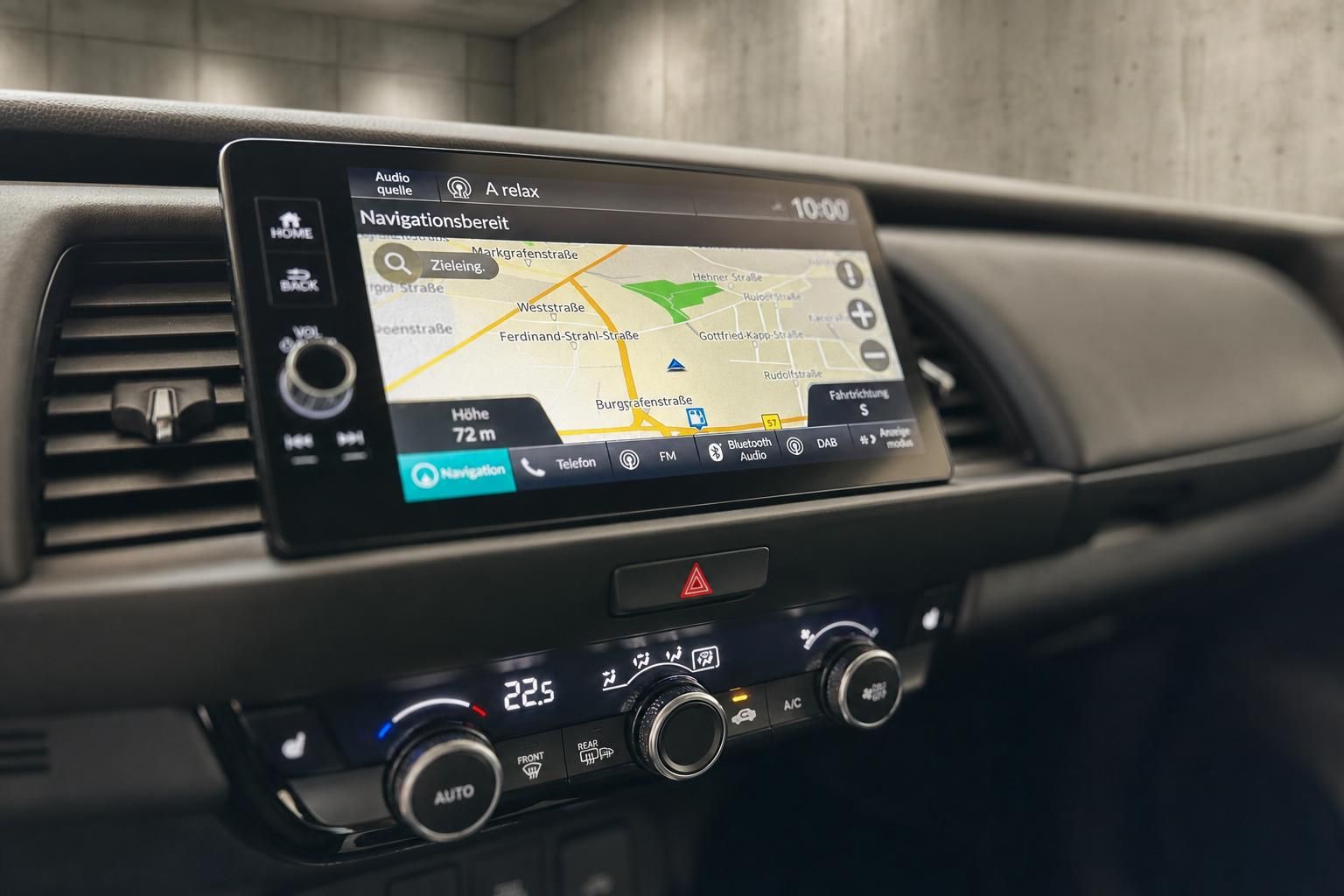 Navigationssystem und Klimabedienung im Cockpit eines Honda Fahrzeugs