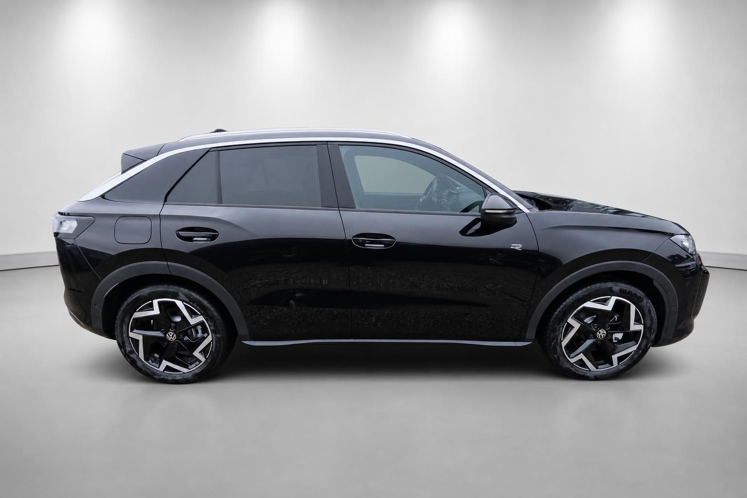 VW T-Roc eTSI schwarz Seitenansicht Studioaufnahme
