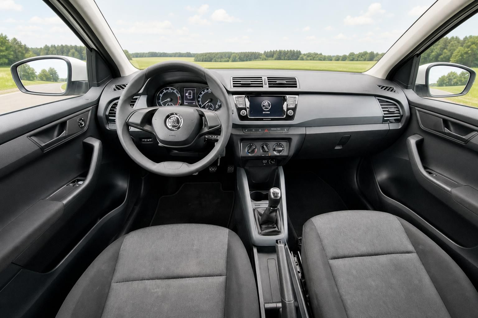 Skoda Cockpit mit Lenkrad, Schaltung und Infotainment-Display