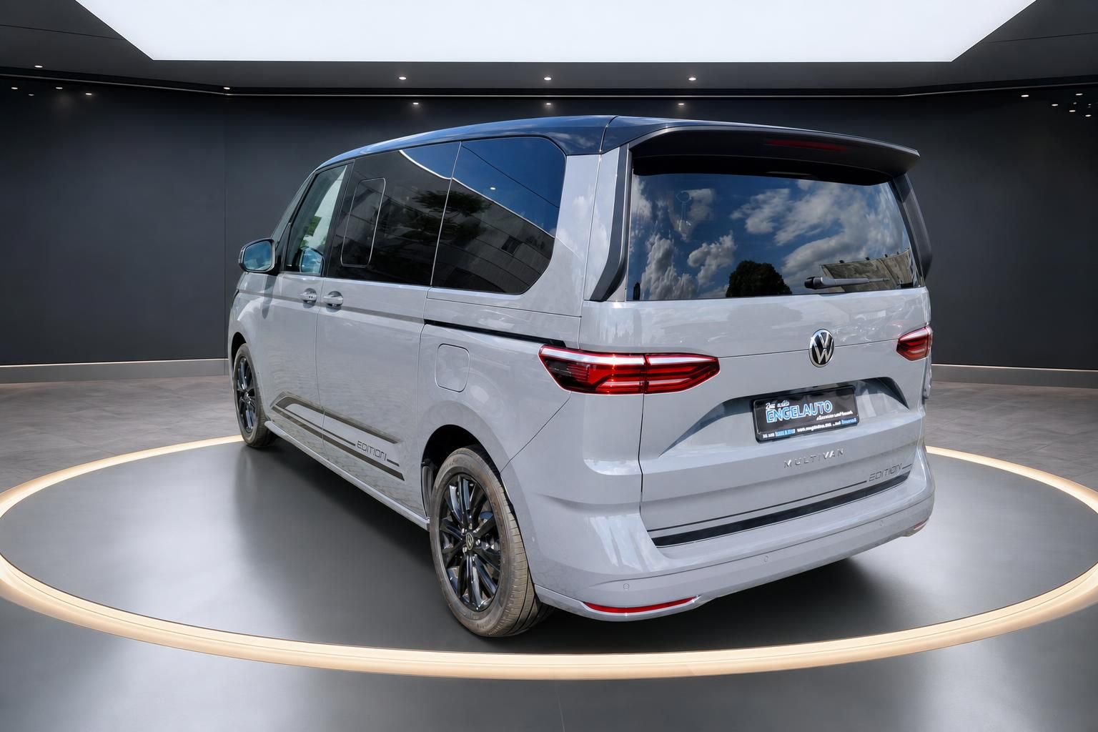 VW Multivan Edition Heckansicht mit Kennzeichenhalter Engelauto