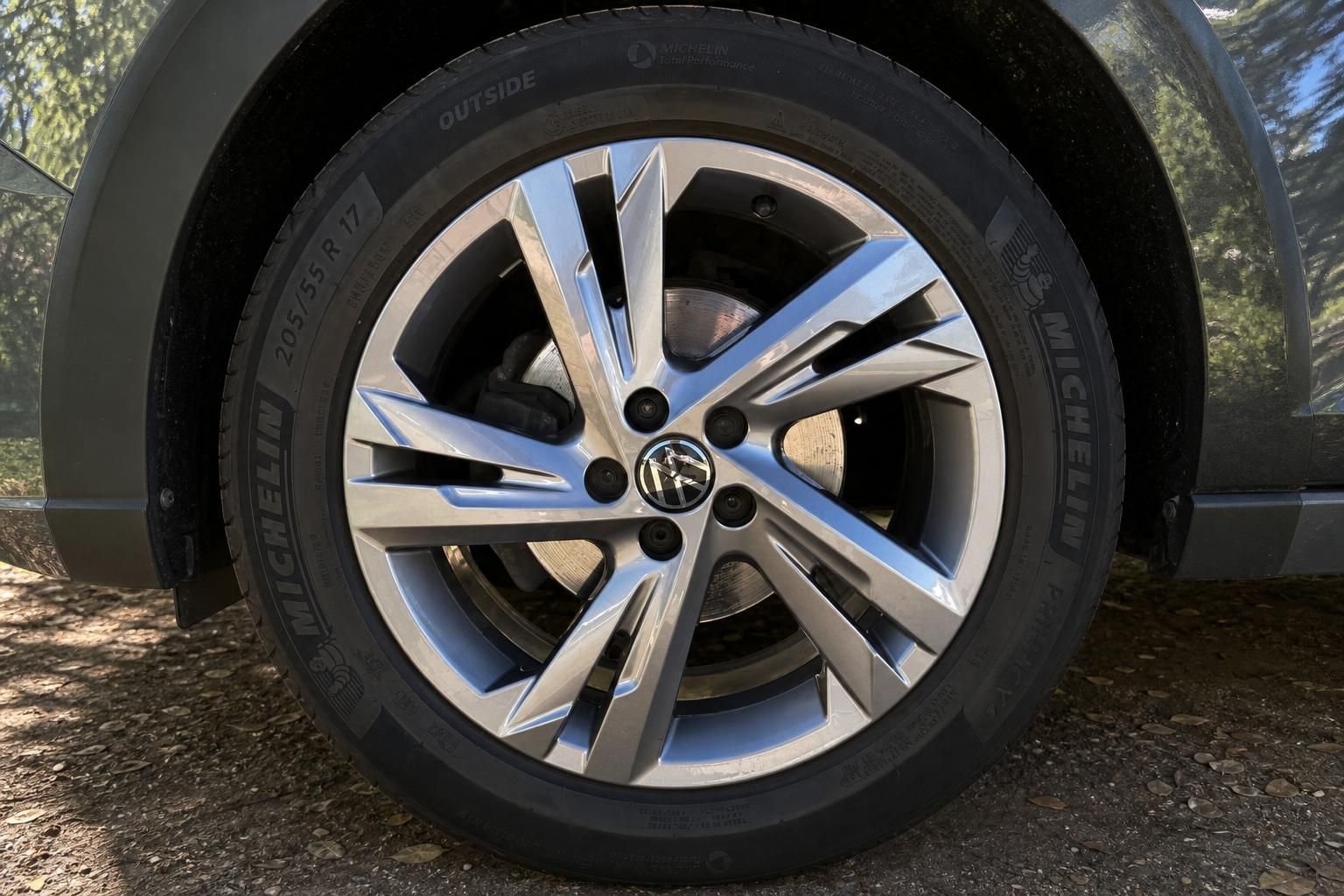 Volkswagen Taigo Alufelge 18 Zoll mit Michelin Reifen - Original VW Felgen Detailaufnahme