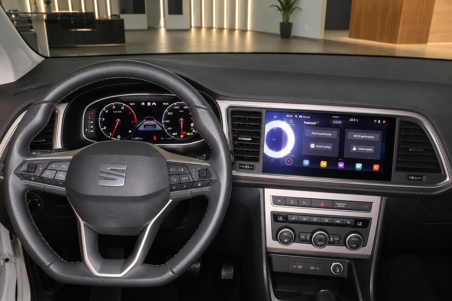SEAT Ateca Innenraum mit Lenkrad, digitalem Tacho und großem Touchscreen-Infotainmentsystem