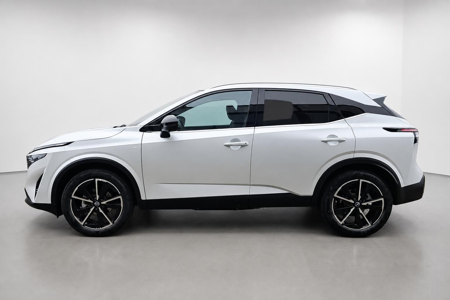 Nissan Qashqai weiß Seitenansicht Profil Neuwagen