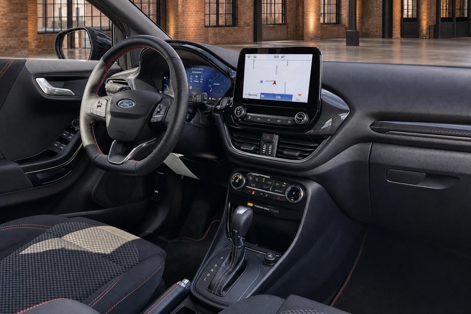 Ford Cockpit mit Lenkrad, Touchscreen Navigation und Mittelkonsole