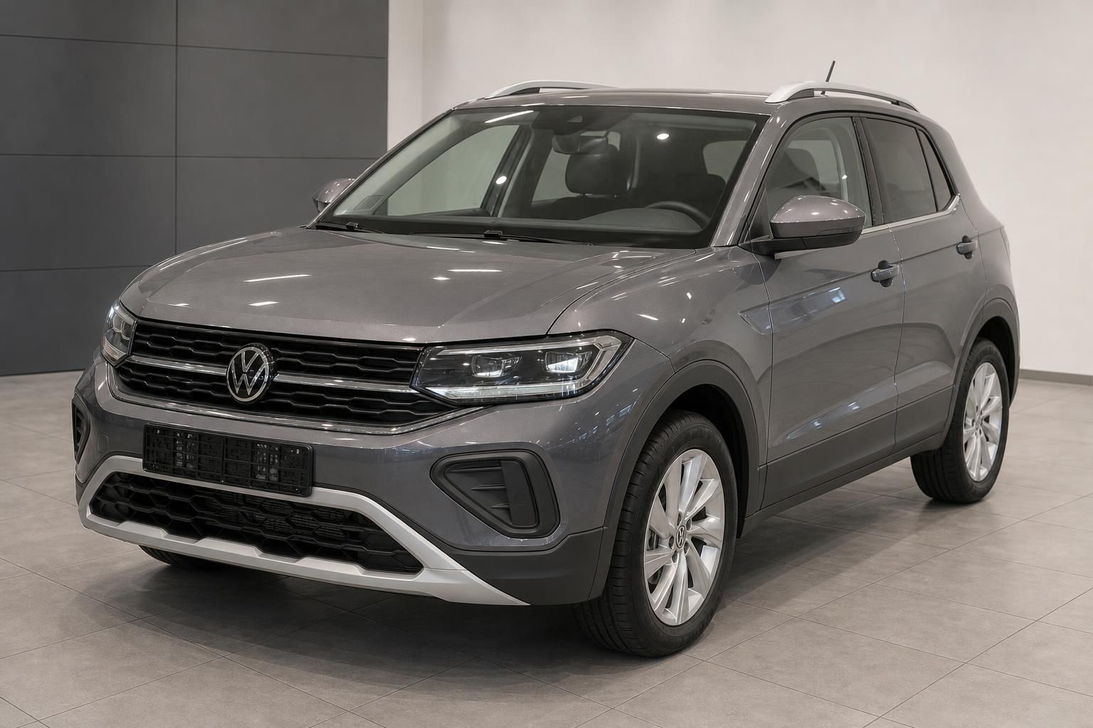 VW T-Roc grau metallic SUV Frontansicht im Autohaus