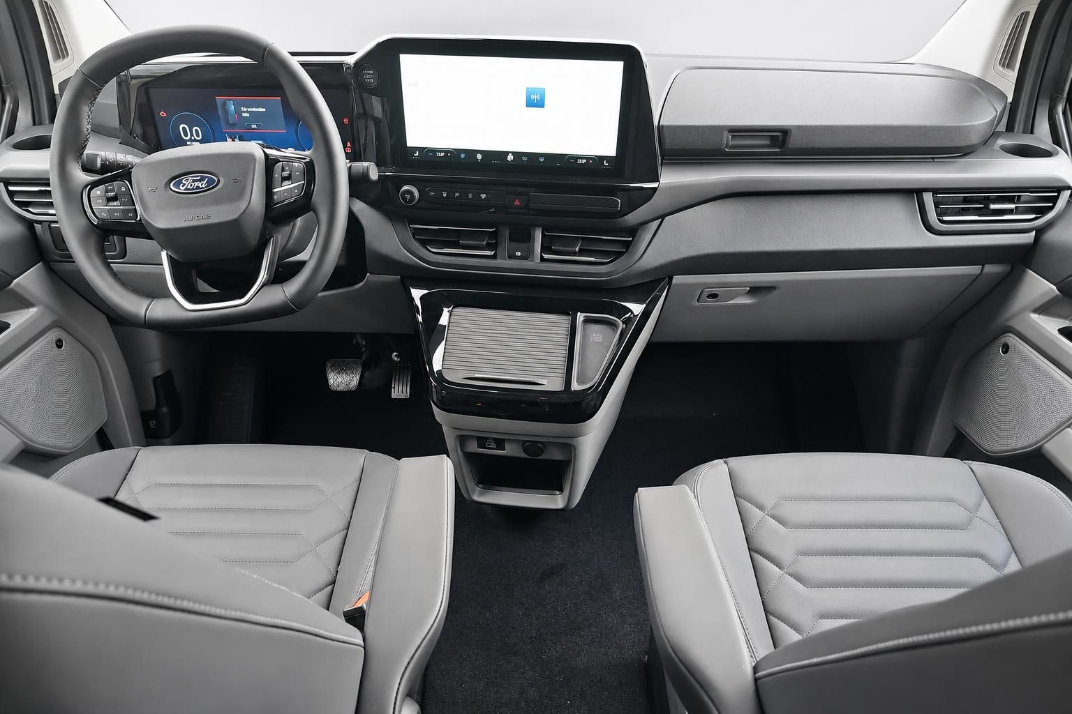 Ford Cockpit mit Lenkrad, Touchscreen und Sitzen von vorne