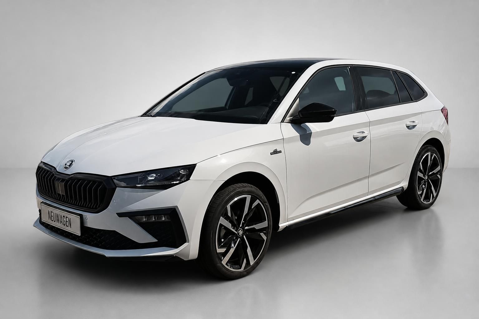 Škoda Scala weiß, Frontschräg-Ansicht mit Alufelgen