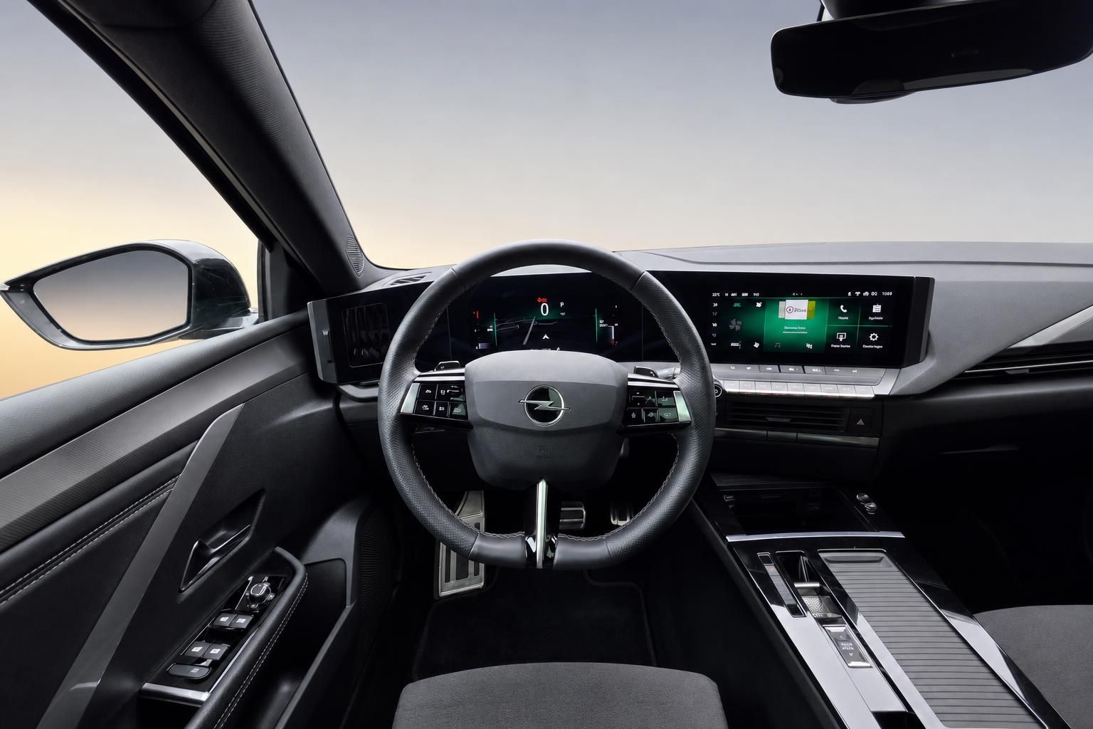 Opel Cockpit mit digitalem Lenkrad und Infotainment-Display