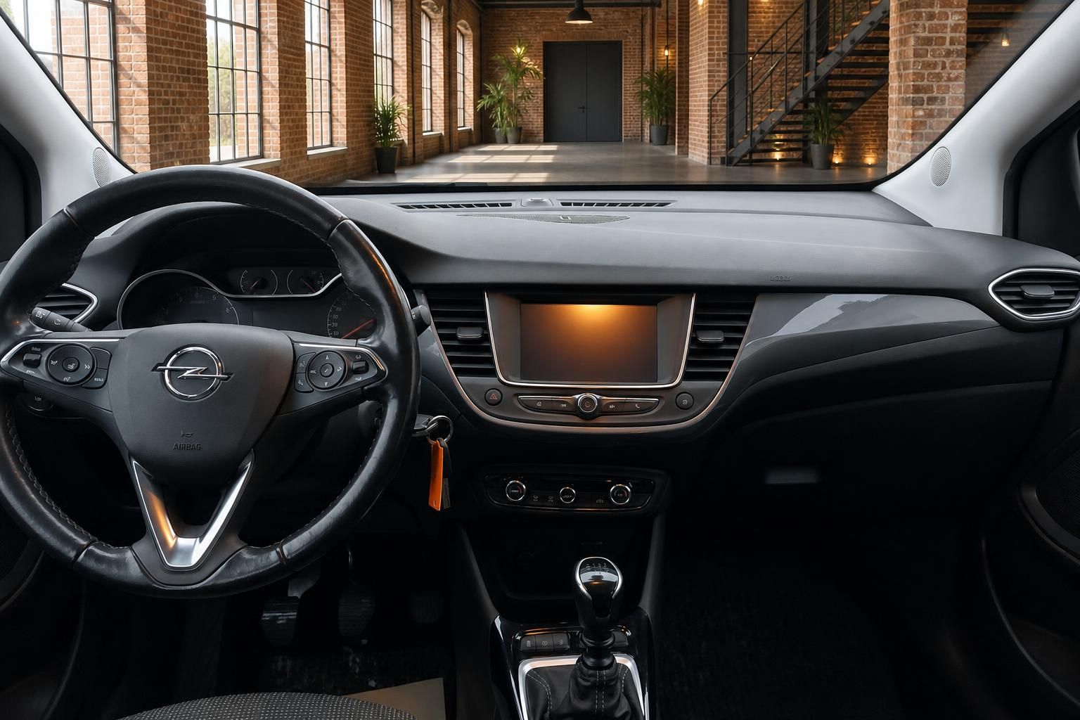 Opel Cockpit Innenansicht mit Lenkrad, Infotainment-Display und Mittelkonsole