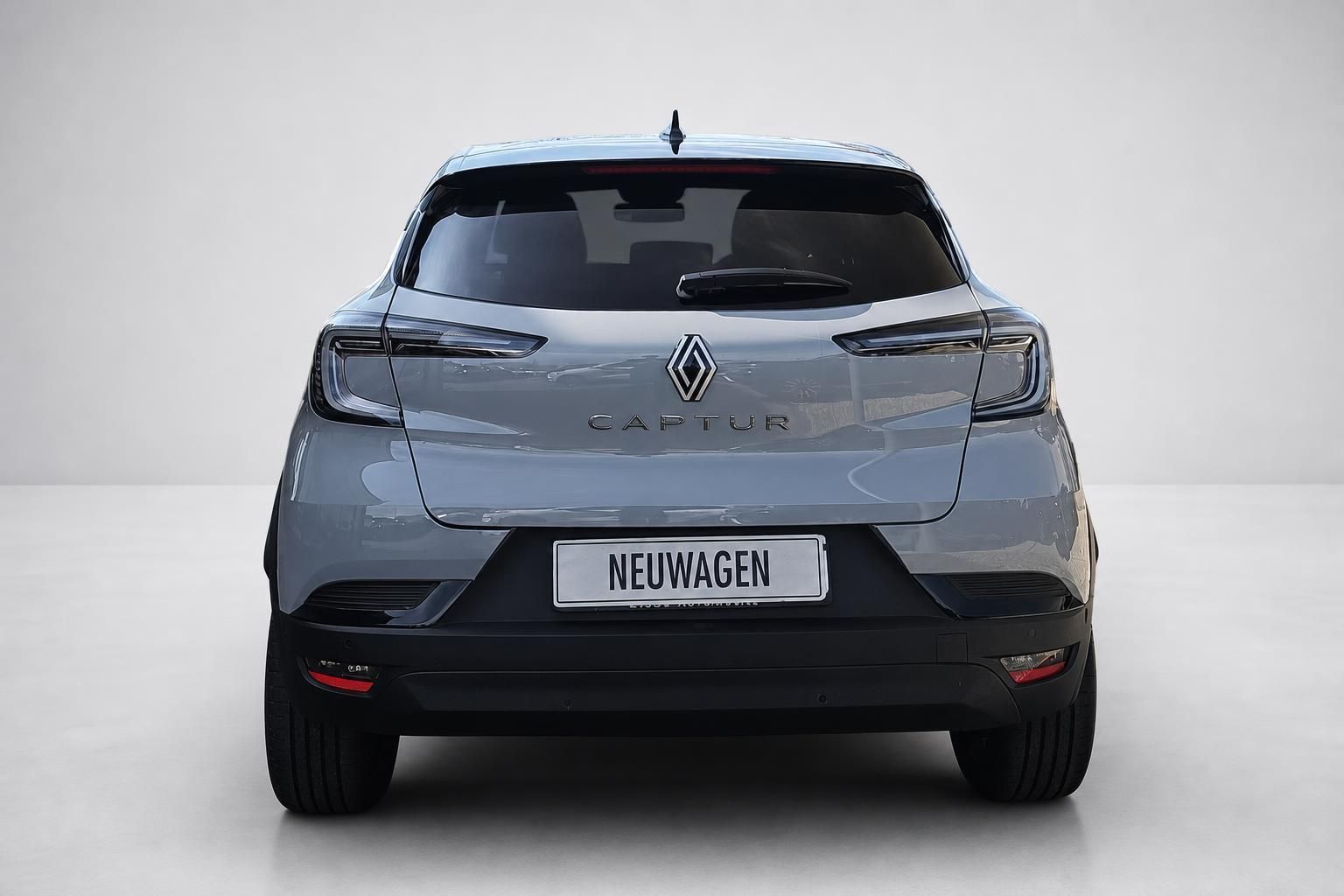 Renault Captur Heckansicht mit Kennzeichenhalter Neuwagen im Fotostudio