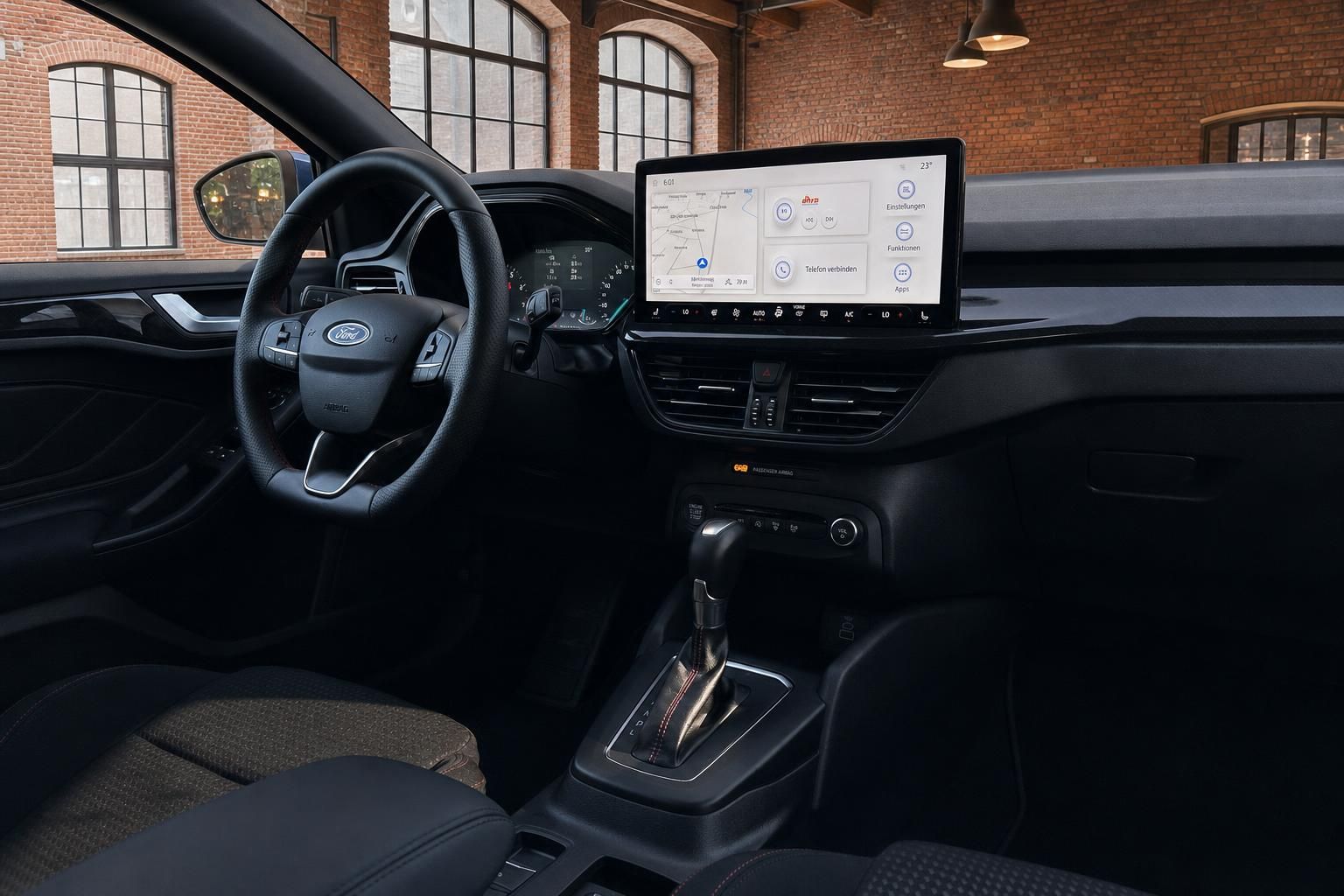 Ford Focus Innenraum mit Lenkrad, großem Touchscreen-Infotainment und Automatikgetriebe