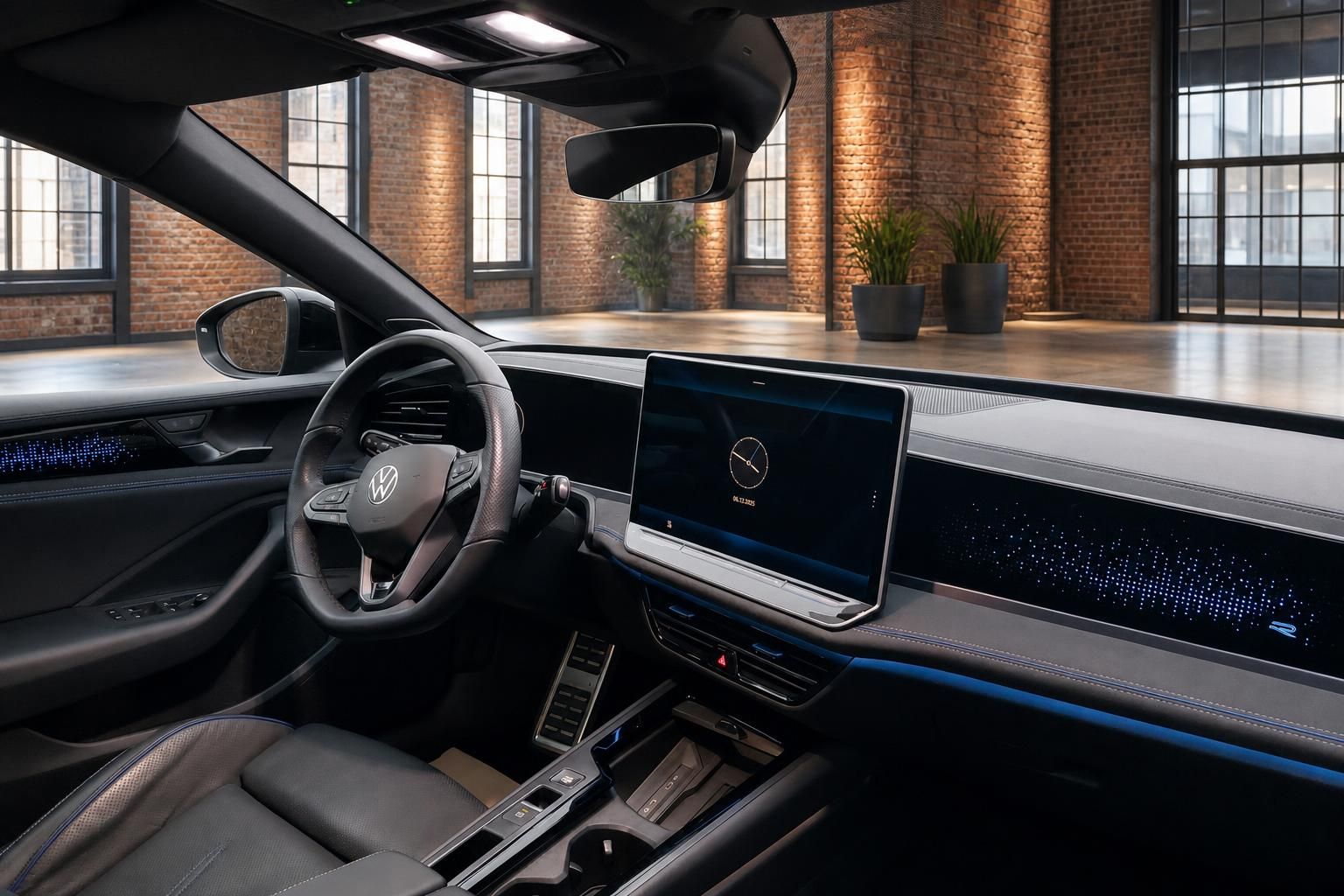 VW Innenraum Cockpit mit Lenkrad und großem Touchscreen-Display, blaue Ambientebeleuchtung