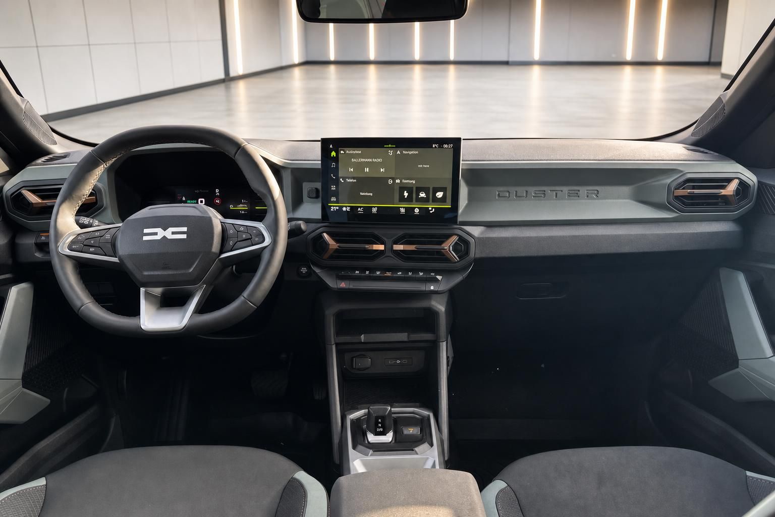 Dacia Duster Innenraum mit modernem Cockpit, Touchscreen und grau-schwarzer Ausstattung