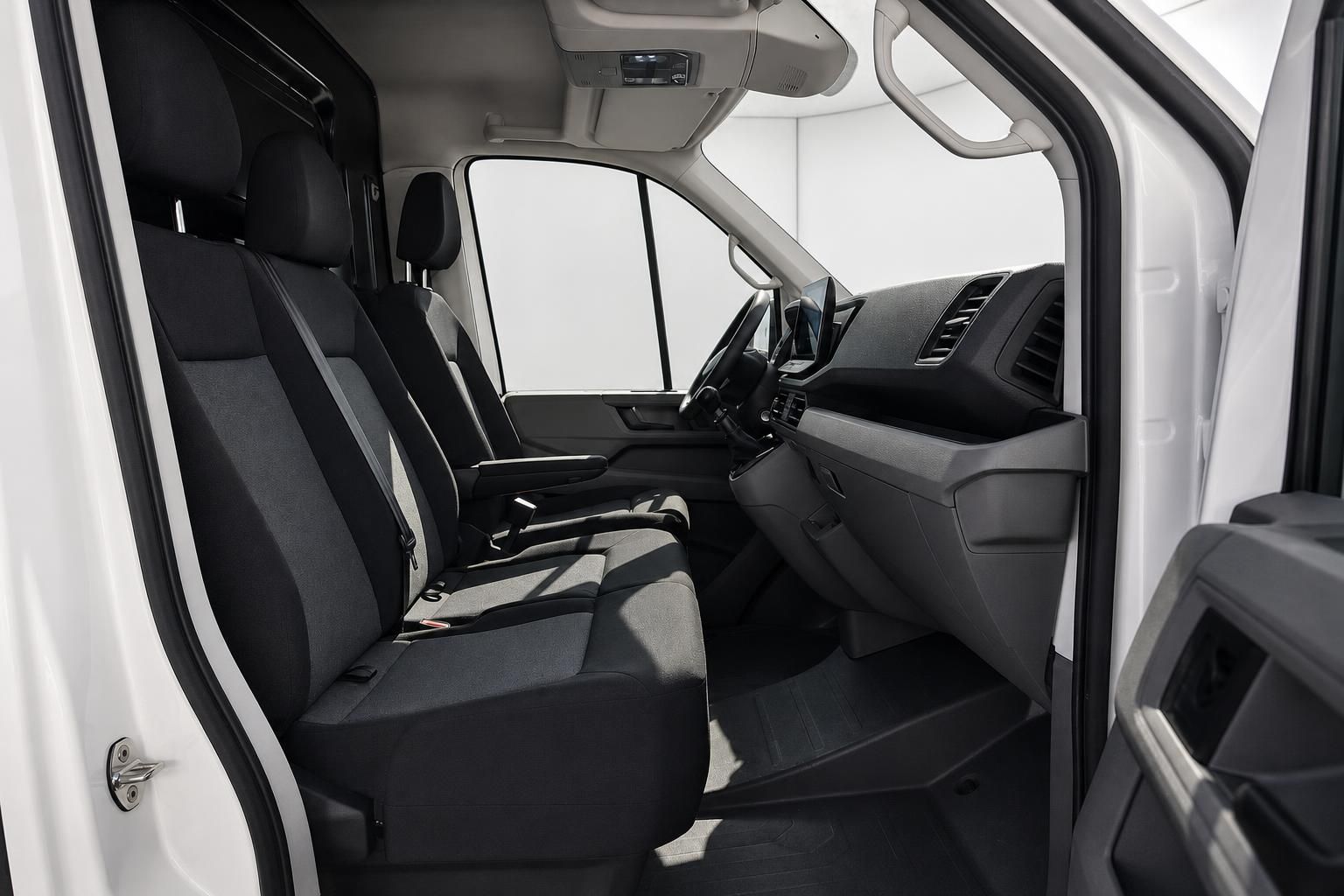 VW Crafter Innenraum, Doppelsitzbank und Armaturenbrett Beifahrerseite