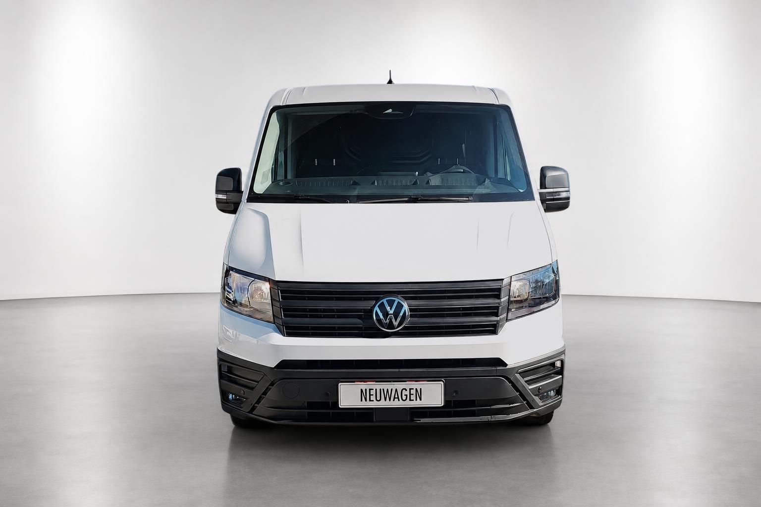 VW Crafter weiß, Frontansicht mit Kühlergrill und VW-Logo