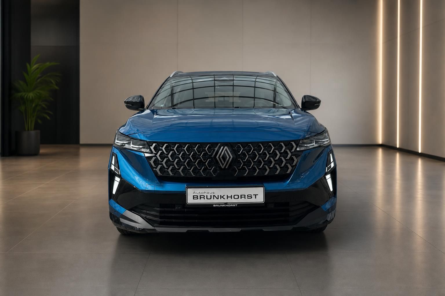 Renault Austral SUV in blaumetallic, Frontansicht im Autohaus Brunkhorst