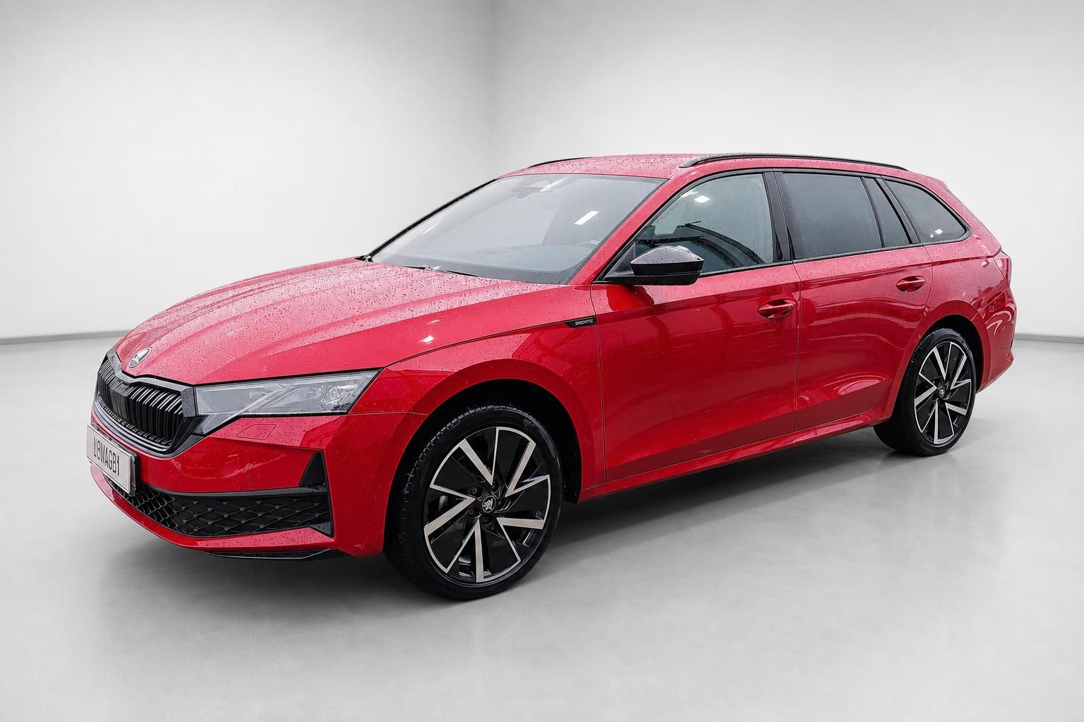 Skoda Octavia Combi rot, Front-Seitenansicht mit Alufelgen