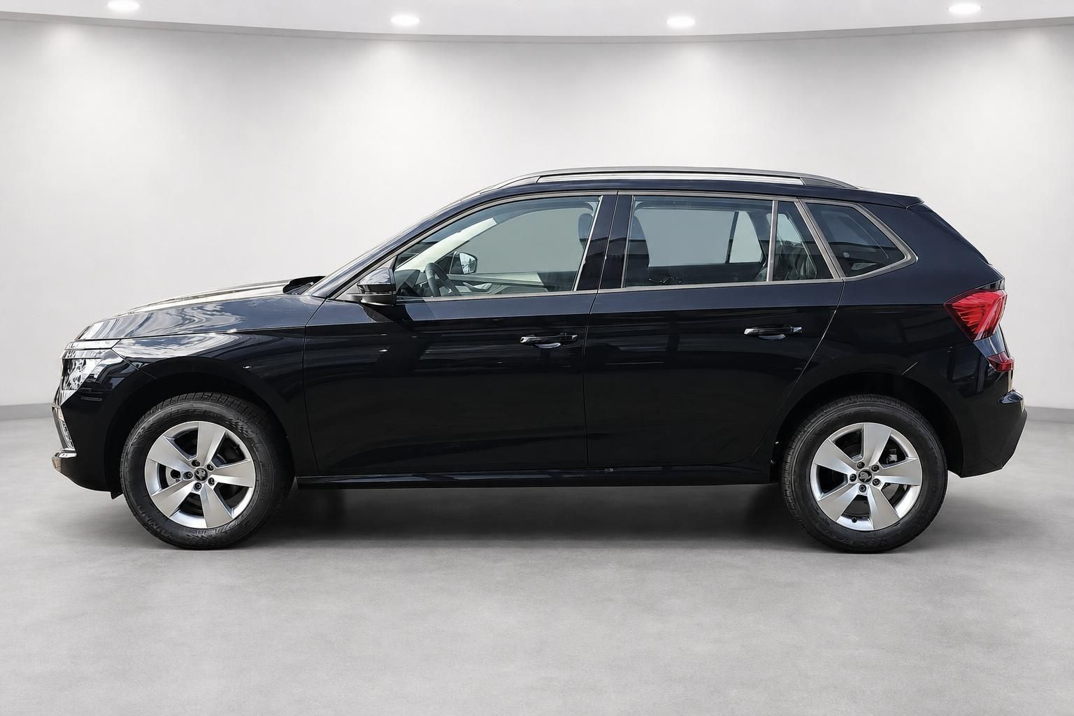 Skoda Kamiq schwarz, Seitenansicht, Studiofoto