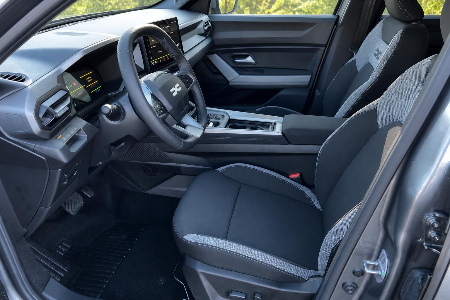 Dacia Bigster Innenraum - moderne Sitze und digitales Cockpit