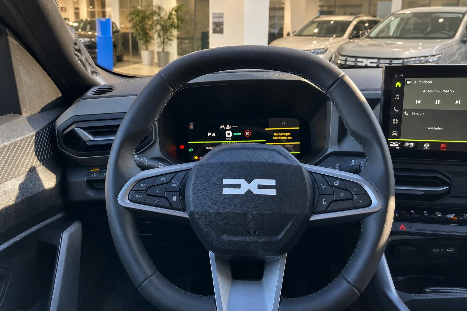 Dacia Bigster Lenkrad und Armaturenbrett - digitales Display und Bedienelemente