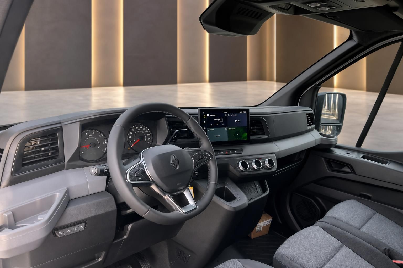 Cockpit des Renault Master mit Lenkrad, Armaturenbrett und Touchscreen-Display