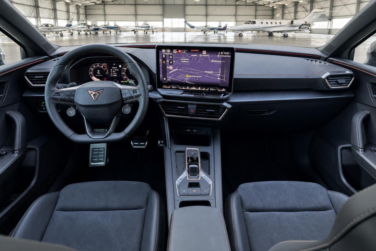 Cockpit-Ansicht mit großem Touchscreen-Display und modernem Armaturenbrett