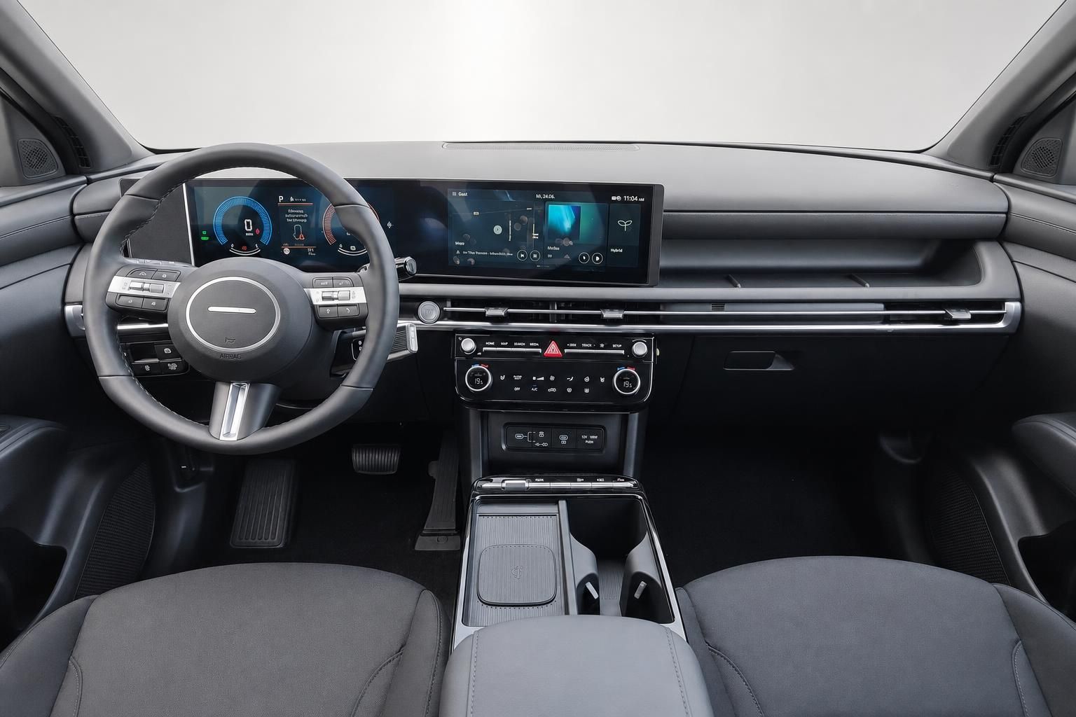 Hyundai Cockpit mit Lenkrad und digitalem Bildschirm im Detail
