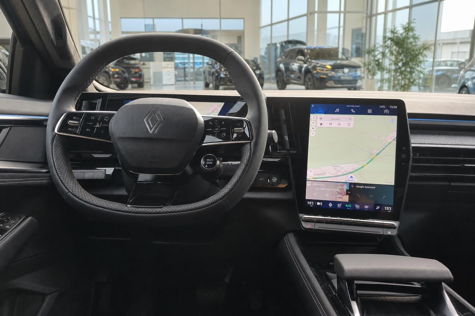 Renault Austral Cockpit mit digitalem Armaturenbrett, Lenkrad und großem Touchscreen-Infotainment