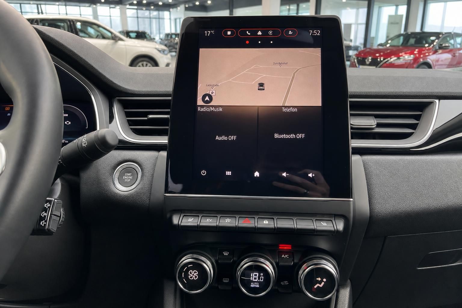 Renault Captur Touchscreen Infotainment mit Navigationskarte