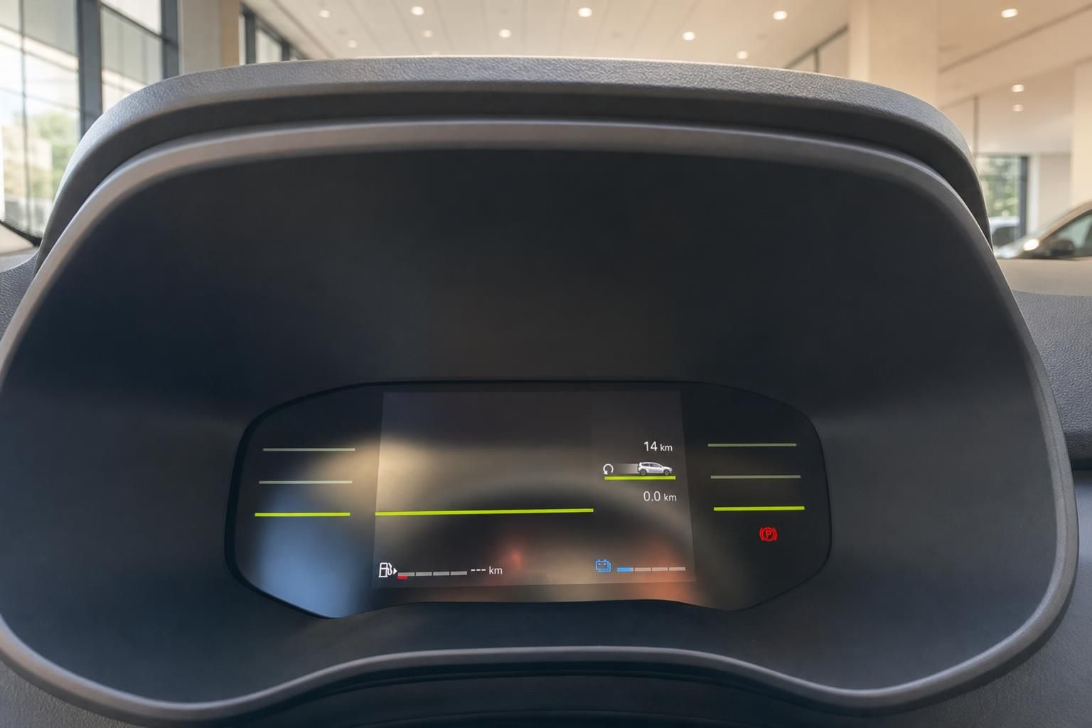 Digitales Kombiinstrument mit Reichweiten-Anzeige und Fahrzeug-Status im modernen PKW