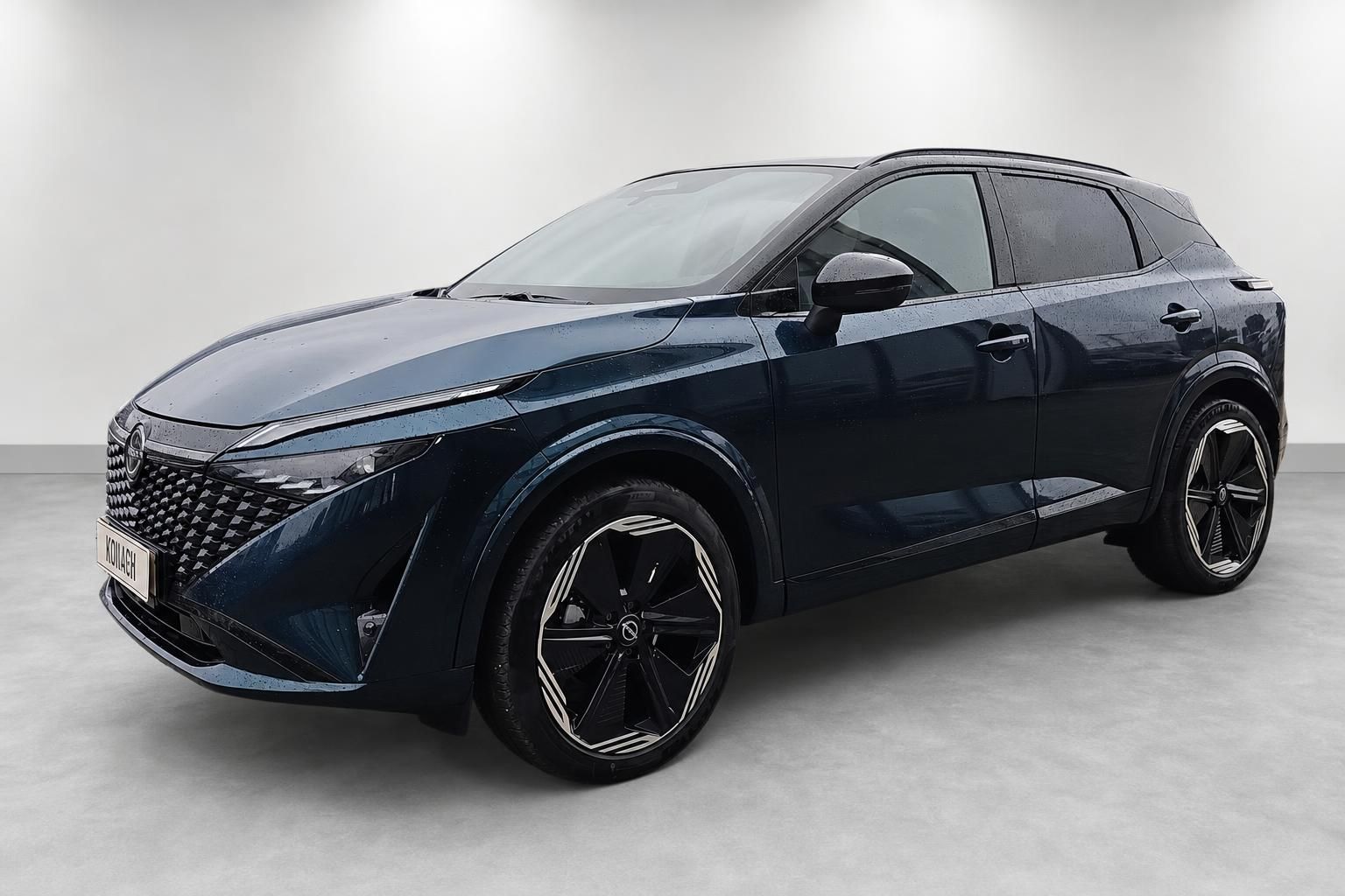 Nissan Qashqai Frontansicht schräg, dunkelblaue Lackierung