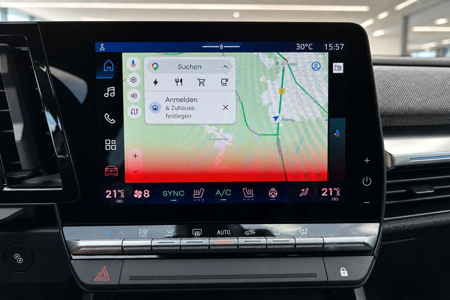 Infotainment Display mit Navigation im Renault Cockpit