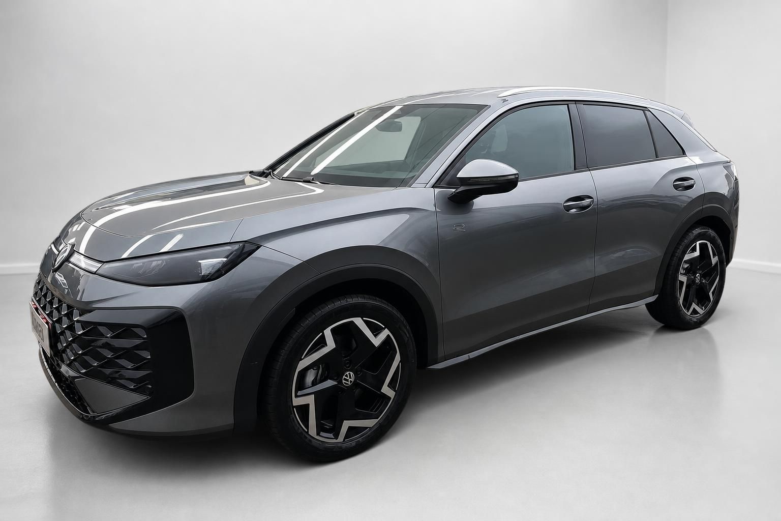 VW T-Roc grau Frontansicht seitlich Studio Neuwagen