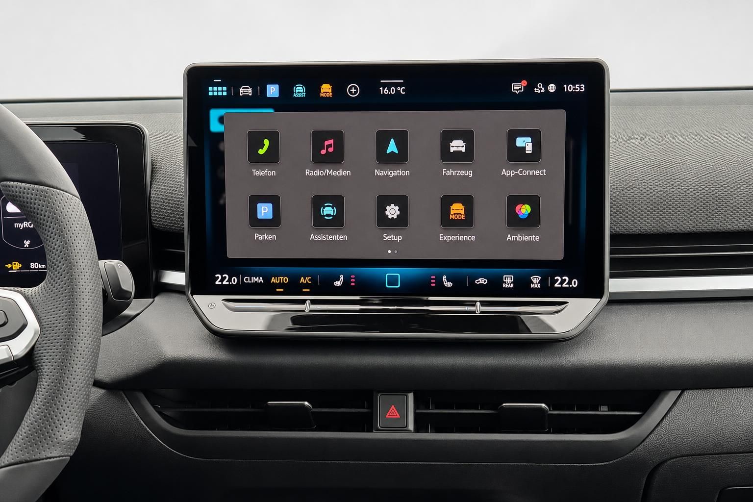VW Infotainment Touchscreen mit Menue fuer Navigation und Klimasteuerung