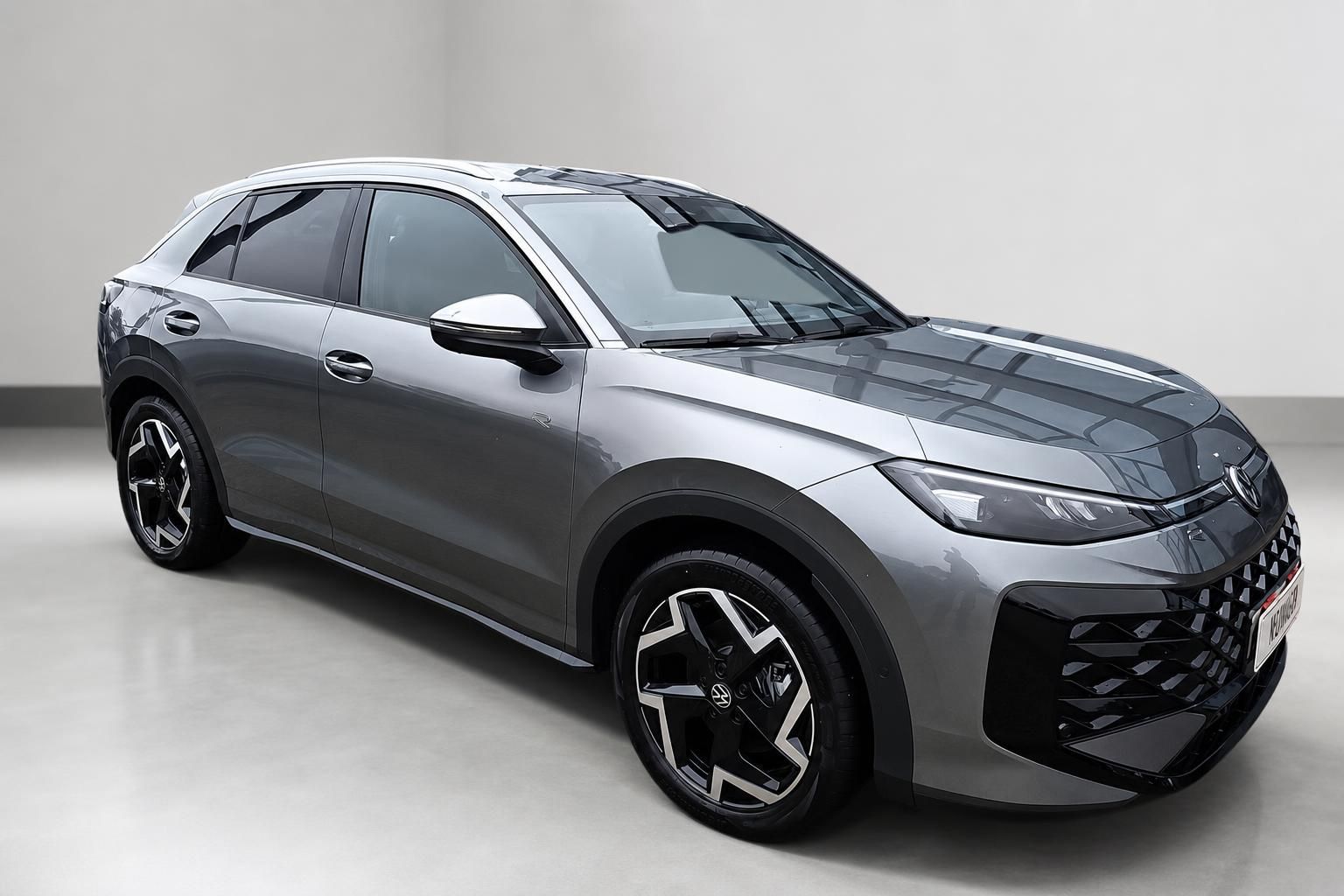 VW T-Roc grau Frontansicht seitlich R-Line Alufelgen