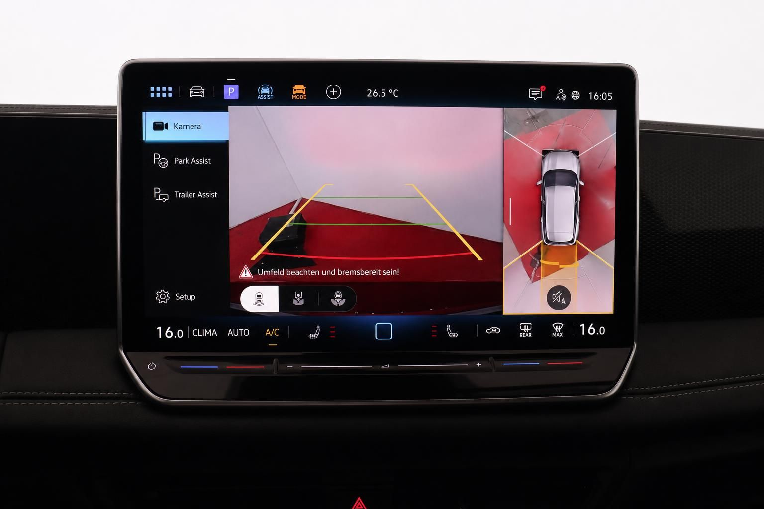 Rueckfahrkamera und Park Assist Anzeige im VW Infotainment-Display