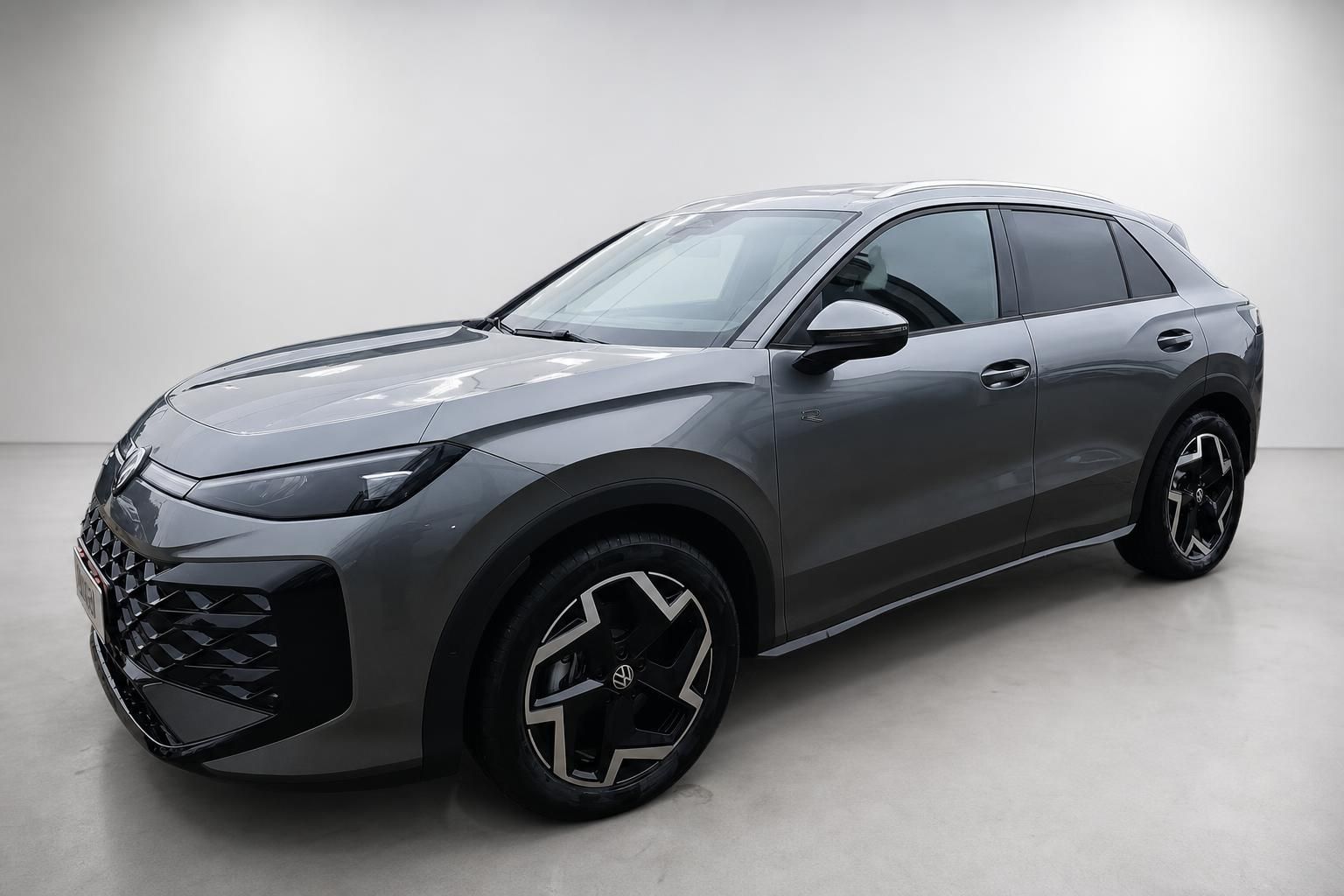 VW SUV grau metallic Seitenansicht mit sportlichen Alufelgen