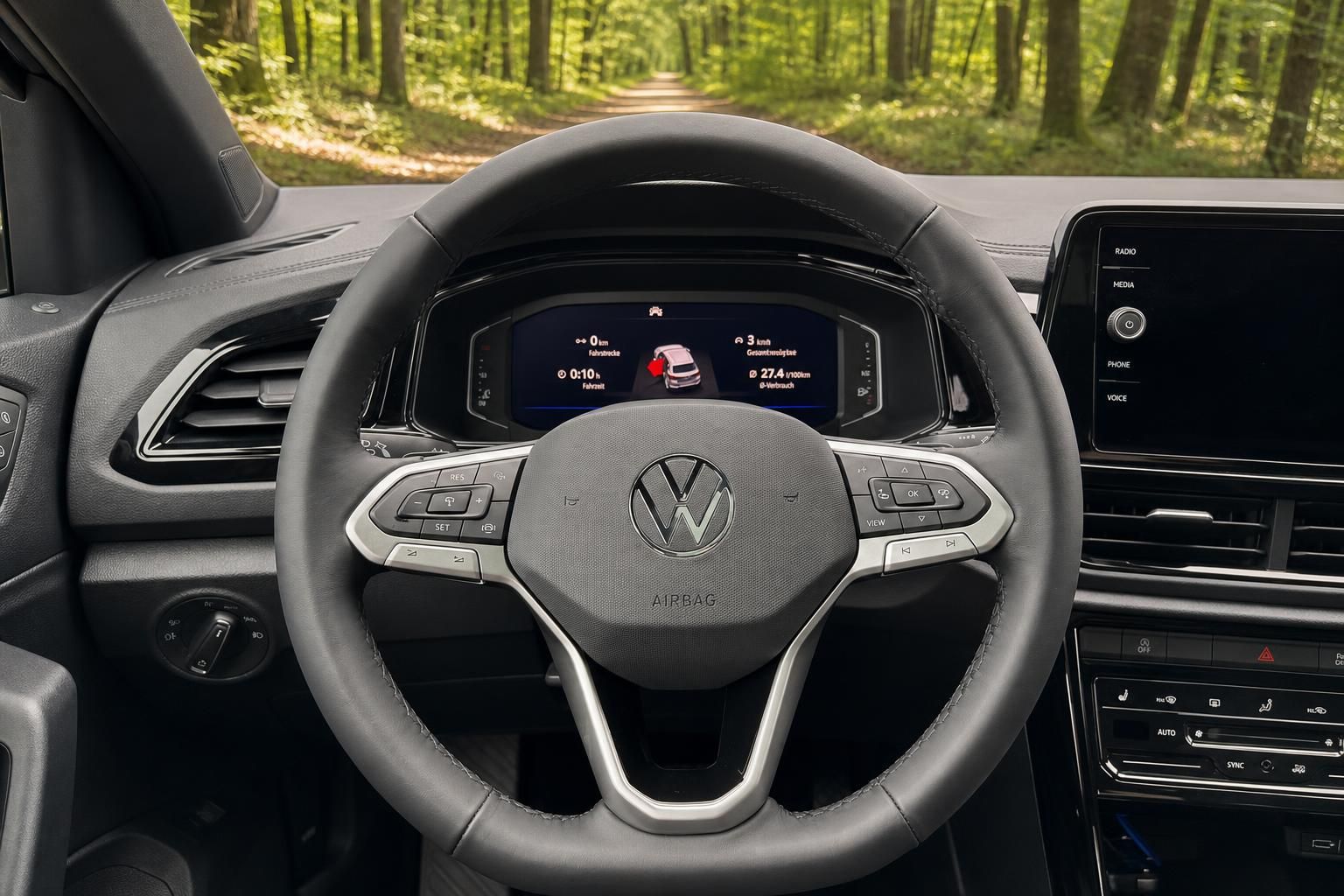 Volkswagen Lenkrad mit Multifunktionstasten und Digital Cockpit - Fahrerplatz Detail