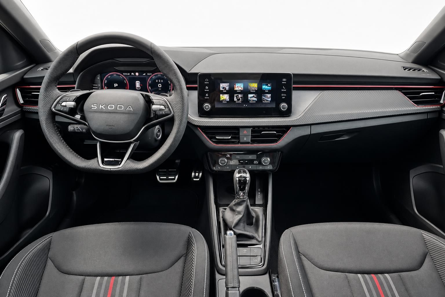 Skoda Cockpit mit Lenkrad, Digitaltacho und Infotainment-Display im Detail