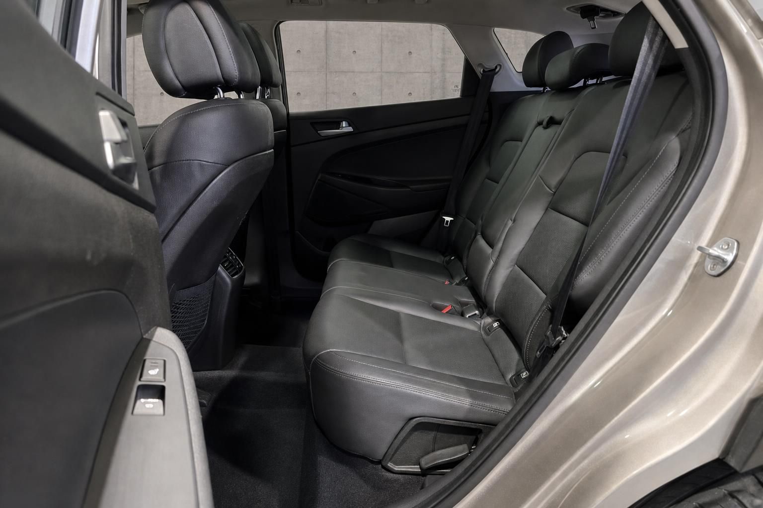 Hyundai Tucson Rücksitzbank mit schwarzer Lederausstattung im Innenraum