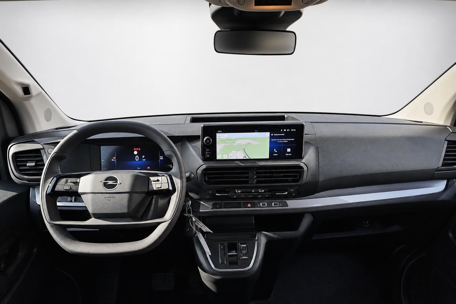 Opel Cockpit mit Lenkrad, Digitaltacho und Navigationsdisplay im Detail