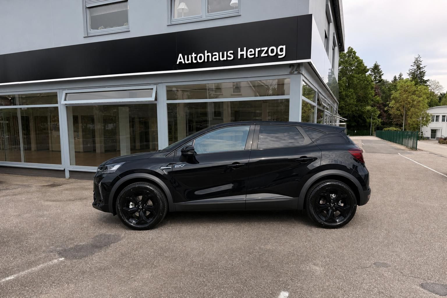 Mitsubishi ASX schwarz Seitenansicht mit Alufelgen