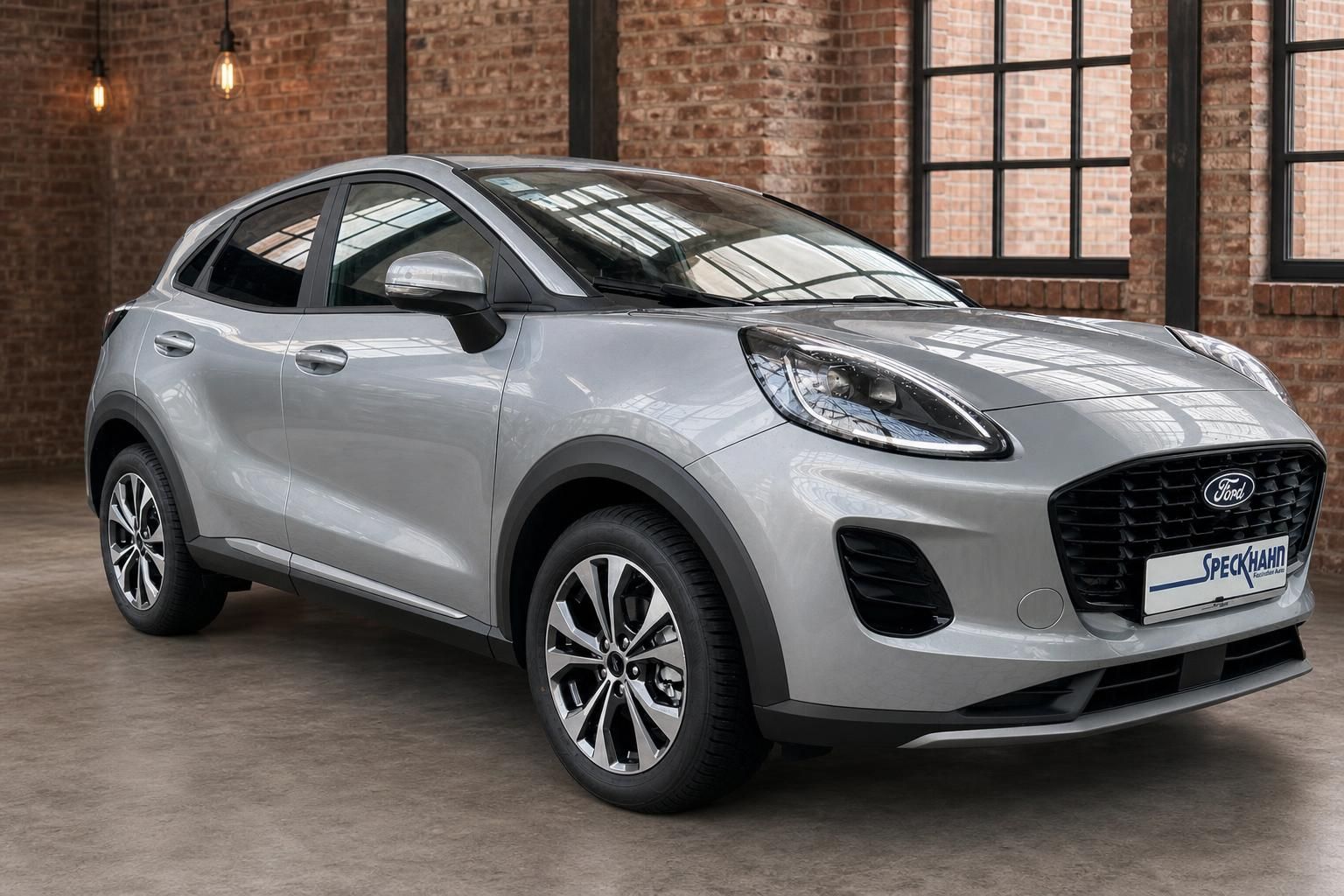 Ford Puma SUV silbergrau Frontansicht schräg rechts – Gebrauchtwagen bei Autohaus Speckhahn