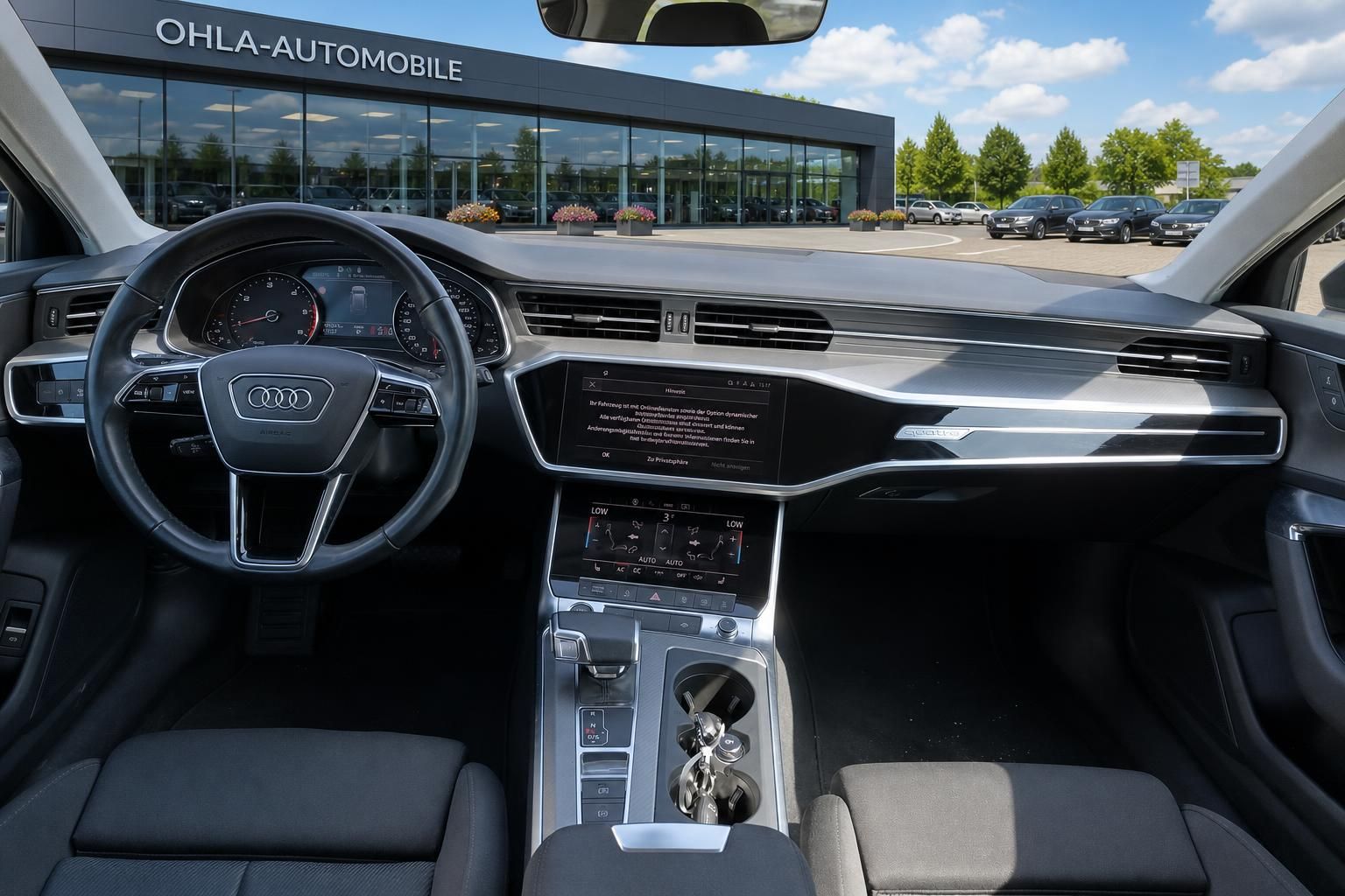 Audi A6 Avant Cockpit mit Lenkrad und Multimedia Display