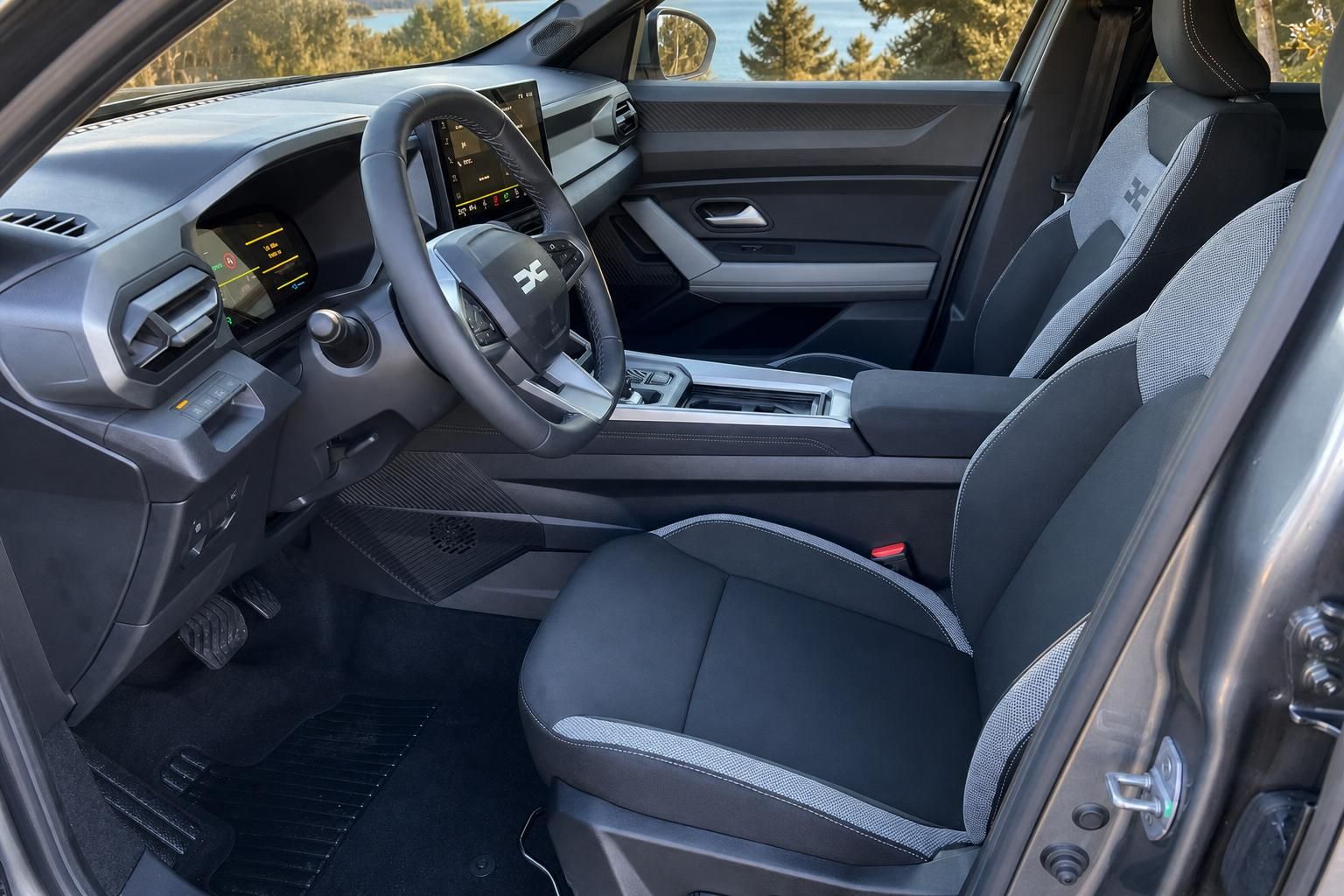 Dacia Bigster Fahrerplatz Armaturenbrett Lenkrad Touchscreen Innenausstattung