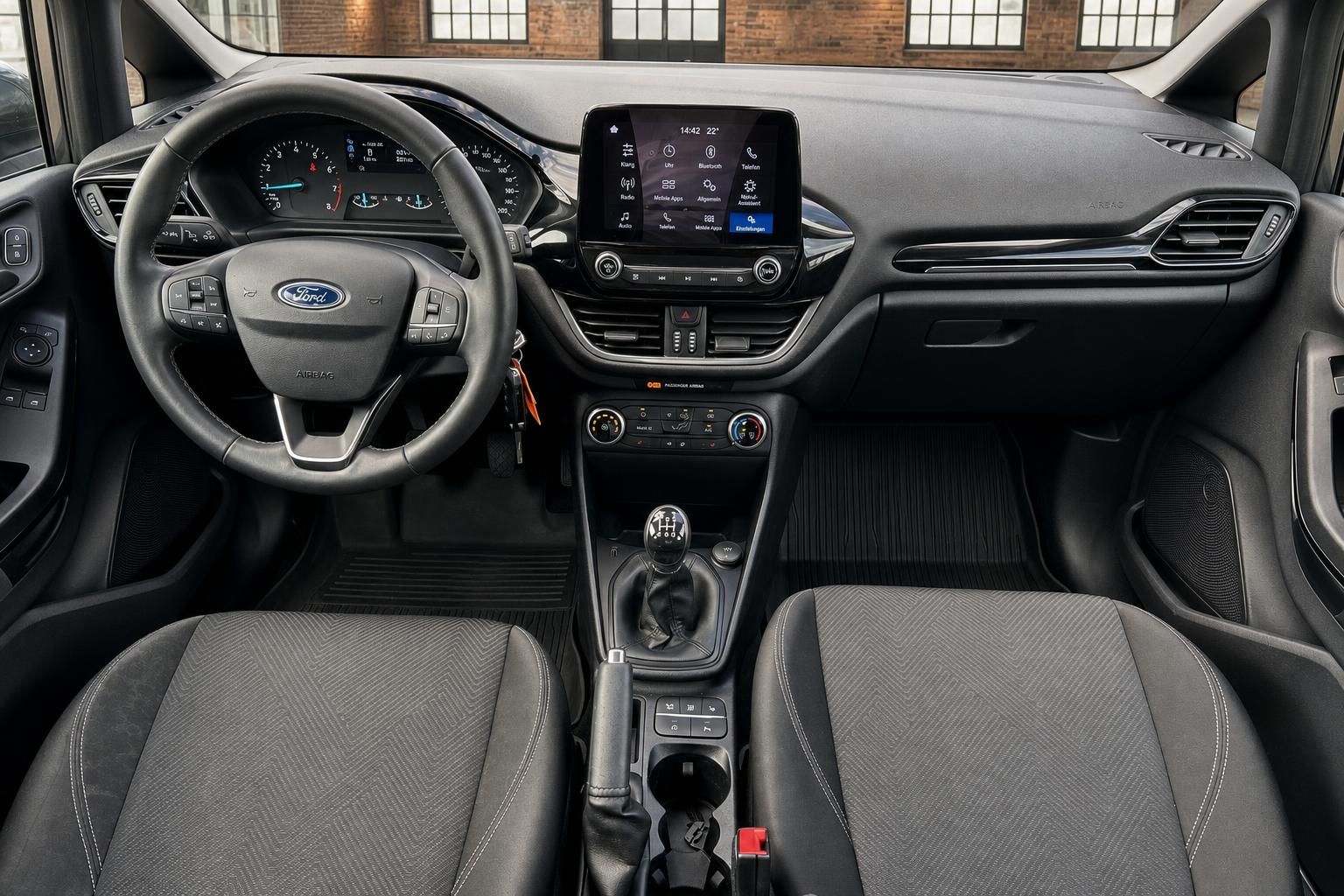 Ford Fiesta Innenraum Übersicht – Armaturenbrett, Infotainment und Schaltgetriebe