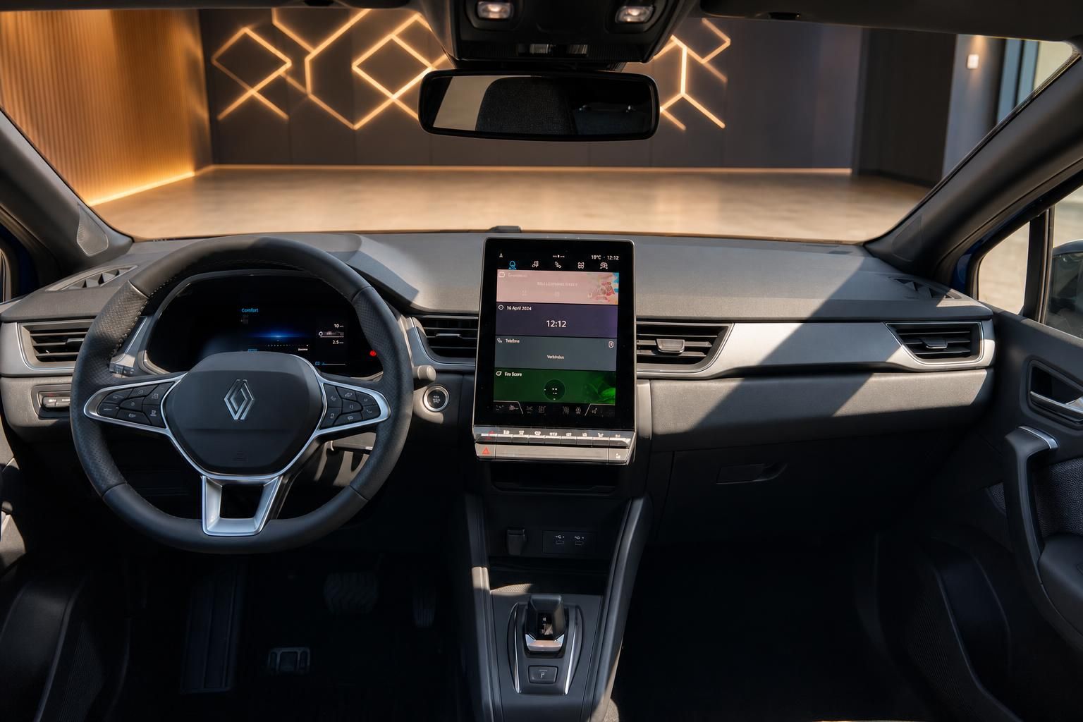 Renault Captur Innenraum Cockpit - digitales Display und moderne Ausstattung im Elektro-SUV